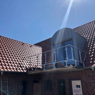 Ferienanlage mit Tonnengauben aus Zink, Juist Dach GmbH